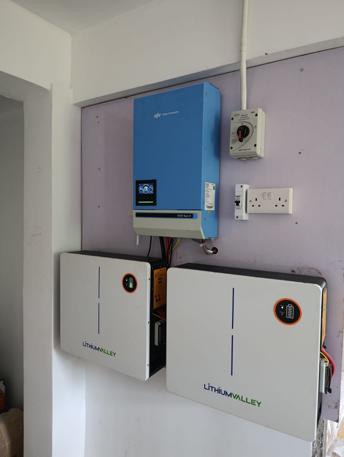 Hybrid Inverter and Lithium Storage